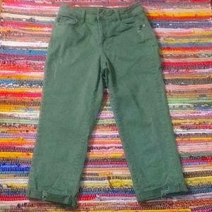 Army green cropped pants